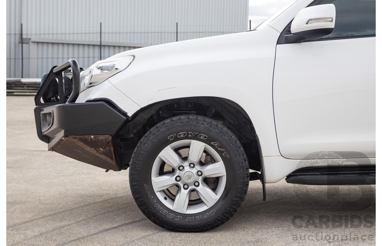 10/2013 Toyota Landcruiser Prado GXL (4x4) KDJ150R 11 UPGRADE 4d Wagon White 3.0L - 7 Seats
