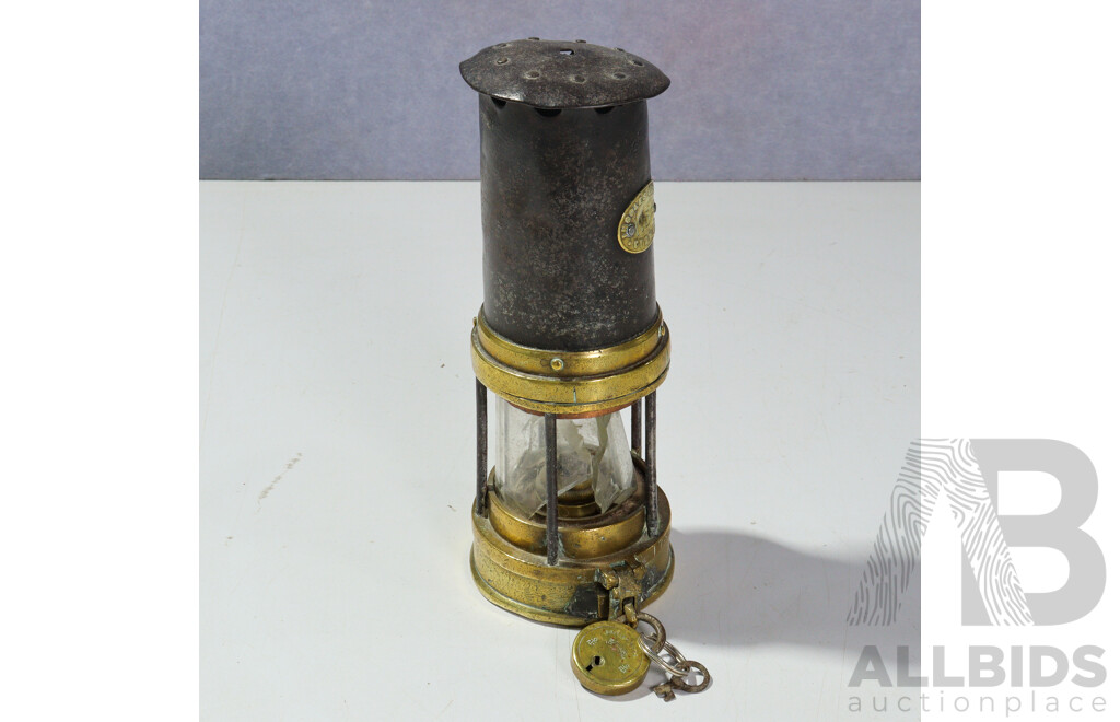 Vintage Brass Insole Ltd Oil Light