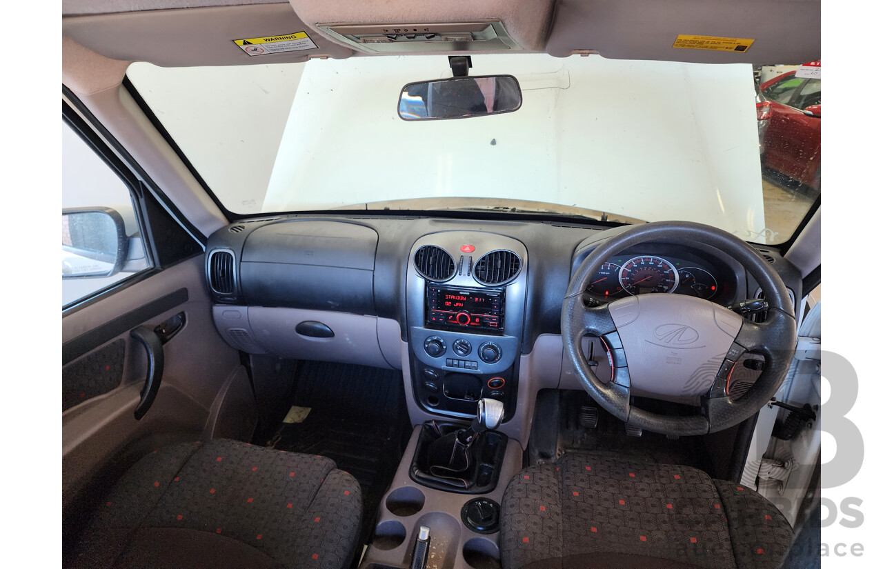 4/2015 Mahindra Pik-Up (4x4) S5 11 UPGRADE Double Cab Utility White 2.2L