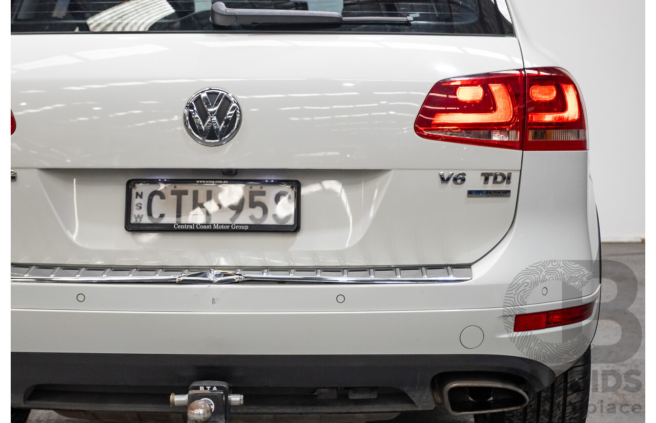 06/2014 Volkswagen Touareg 150 TDI (AWD) 7P MY14 4D Wagon White Turbo Diesel 3.0L