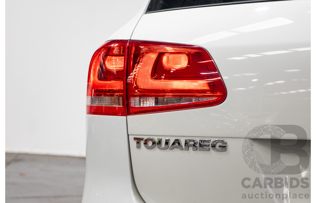 06/2014 Volkswagen Touareg 150 TDI (AWD) 7P MY14 4D Wagon White Turbo Diesel 3.0L