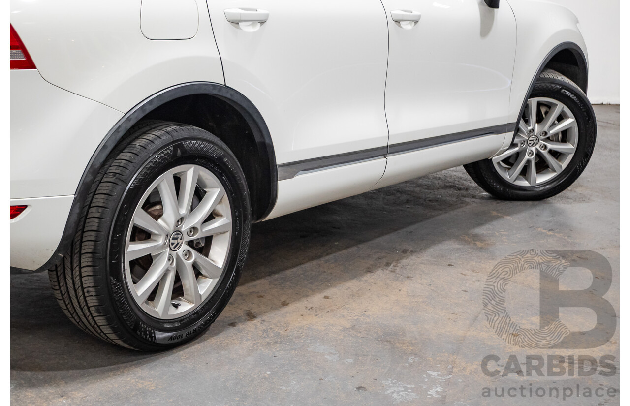 06/2014 Volkswagen Touareg 150 TDI (AWD) 7P MY14 4D Wagon White Turbo Diesel 3.0L