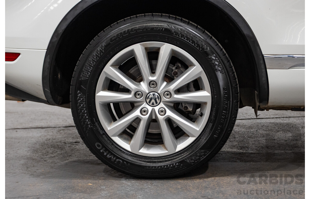 06/2014 Volkswagen Touareg 150 TDI (AWD) 7P MY14 4D Wagon White Turbo Diesel 3.0L