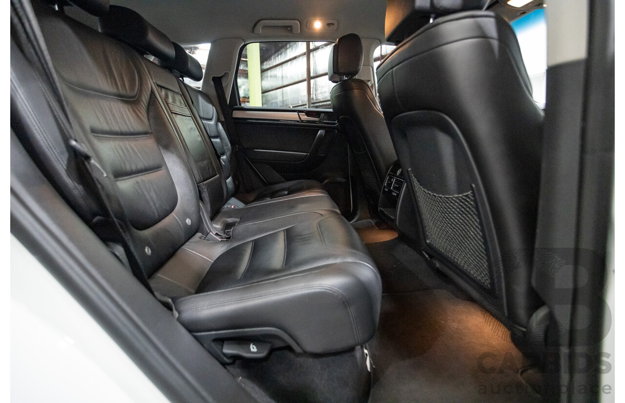 06/2014 Volkswagen Touareg 150 TDI (AWD) 7P MY14 4D Wagon White Turbo Diesel 3.0L