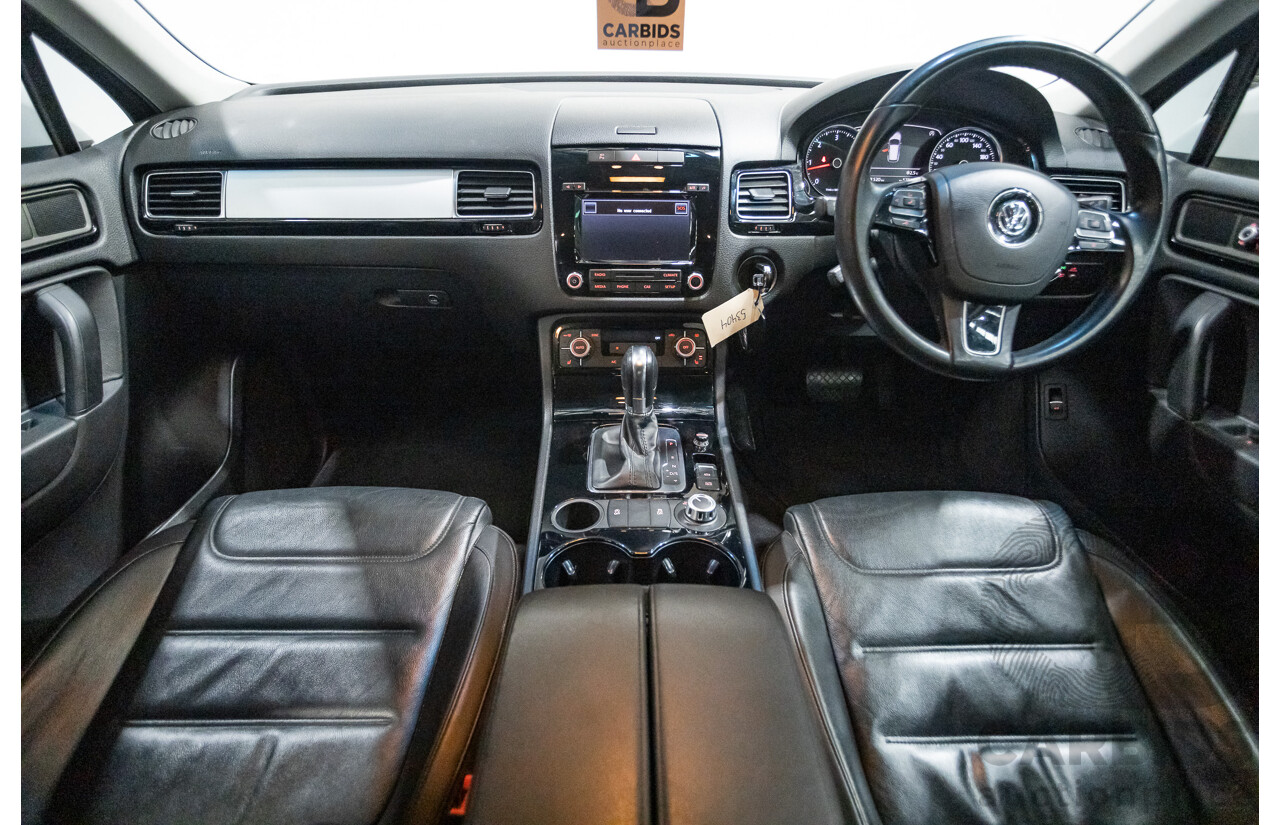 06/2014 Volkswagen Touareg 150 TDI (AWD) 7P MY14 4D Wagon White Turbo Diesel 3.0L