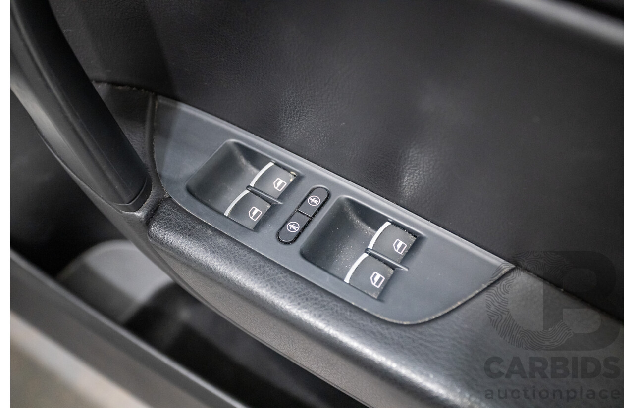 06/2014 Volkswagen Touareg 150 TDI (AWD) 7P MY14 4D Wagon White Turbo Diesel 3.0L