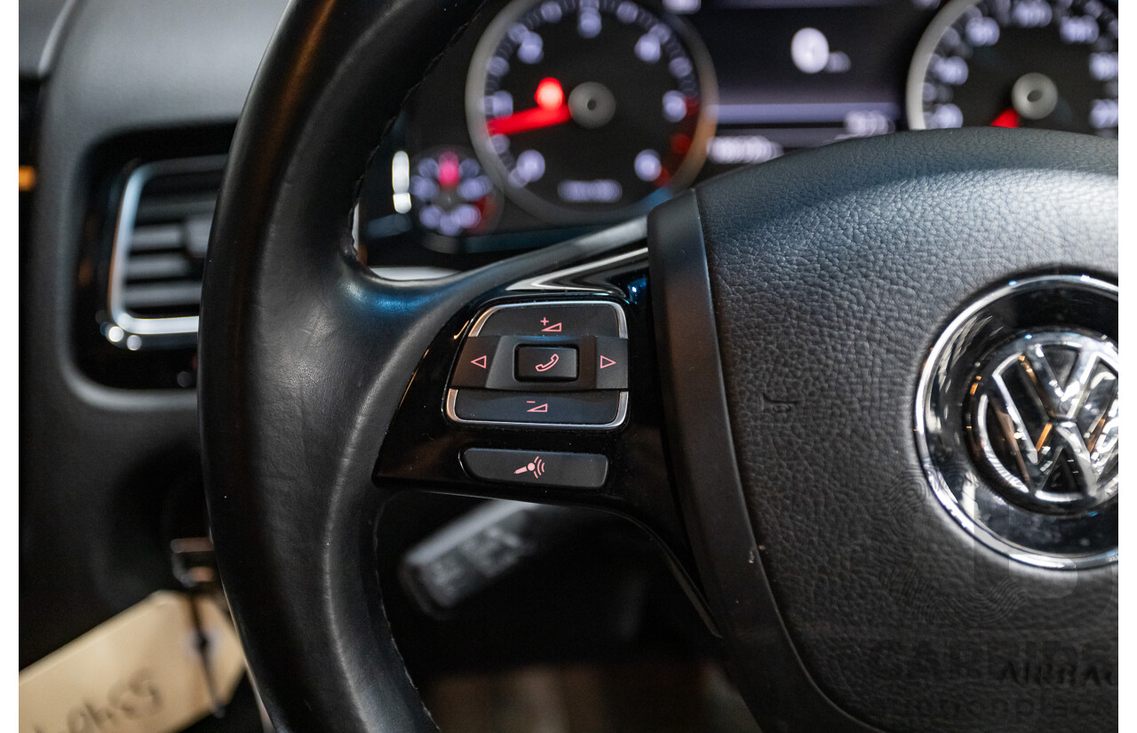 06/2014 Volkswagen Touareg 150 TDI (AWD) 7P MY14 4D Wagon White Turbo Diesel 3.0L