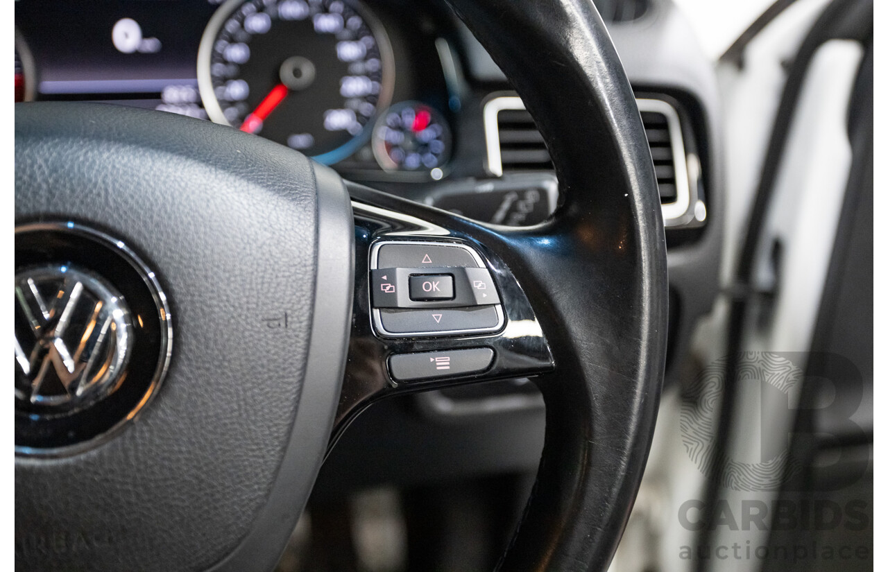 06/2014 Volkswagen Touareg 150 TDI (AWD) 7P MY14 4D Wagon White Turbo Diesel 3.0L