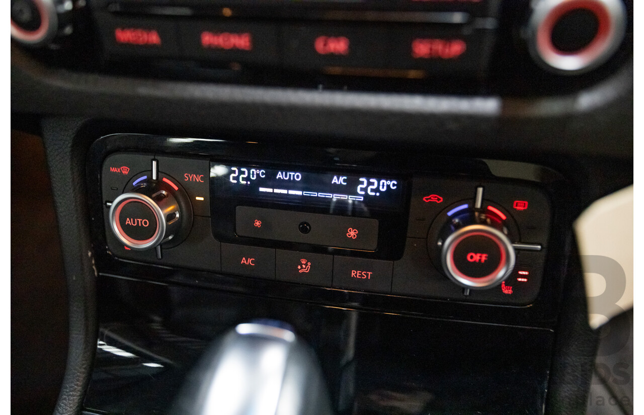 06/2014 Volkswagen Touareg 150 TDI (AWD) 7P MY14 4D Wagon White Turbo Diesel 3.0L