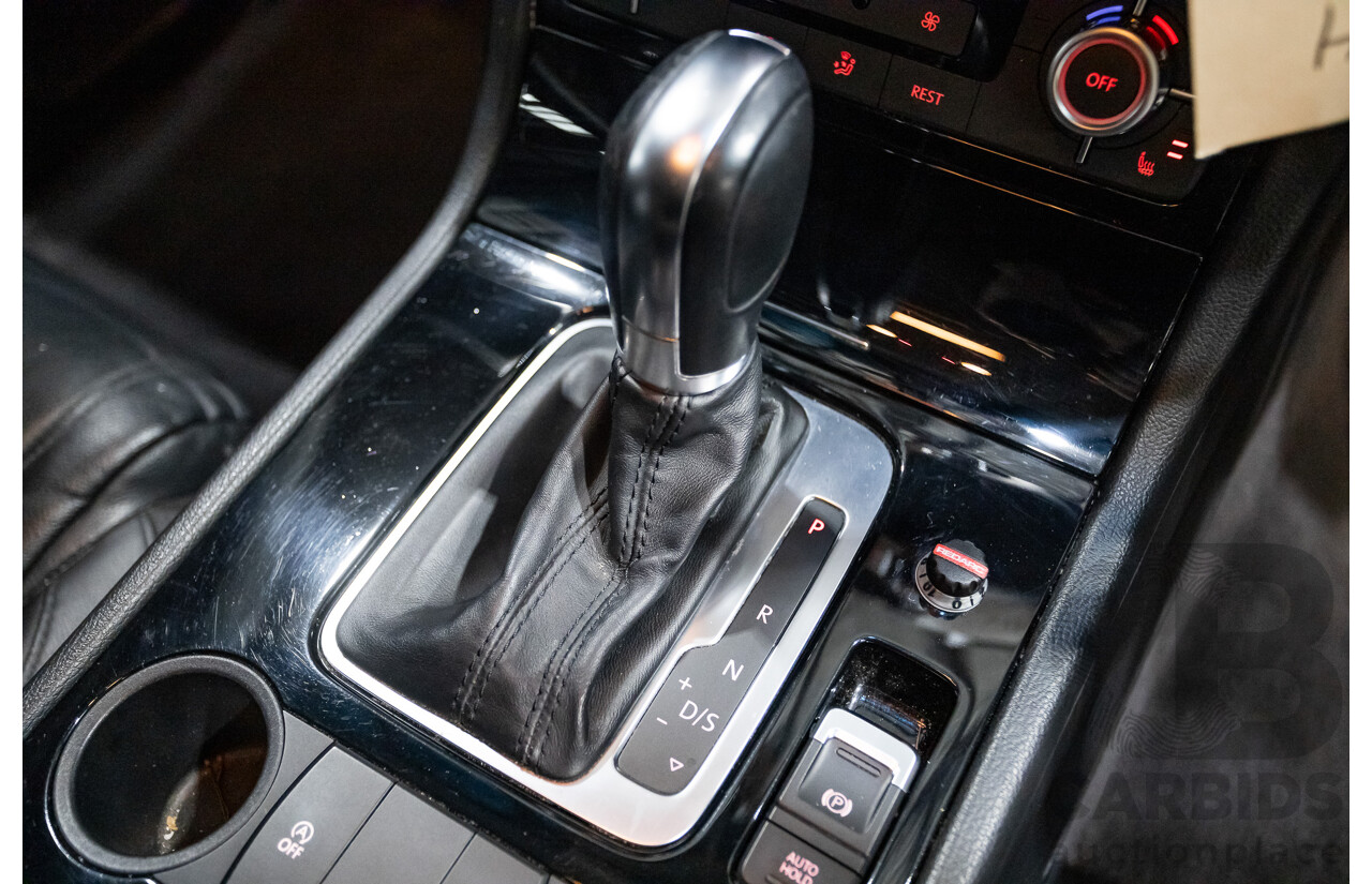 06/2014 Volkswagen Touareg 150 TDI (AWD) 7P MY14 4D Wagon White Turbo Diesel 3.0L