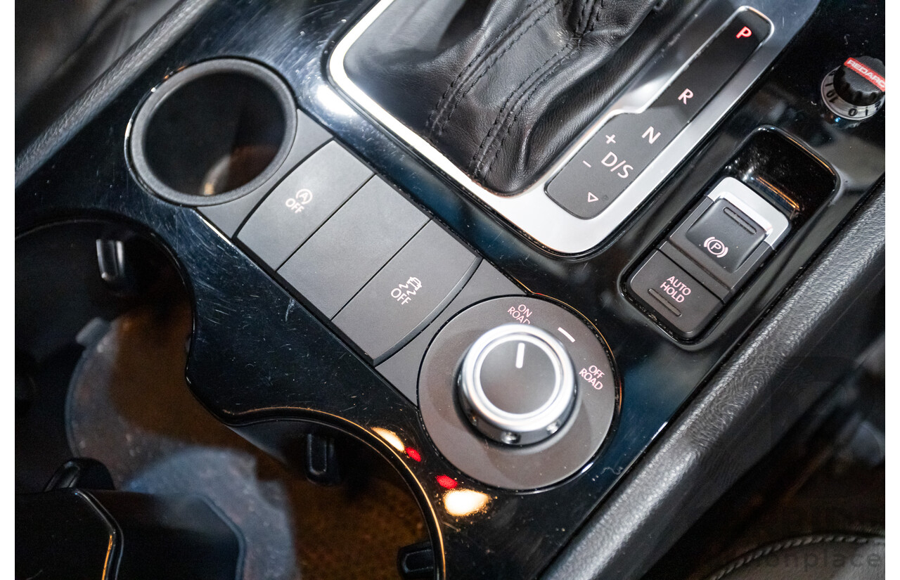 06/2014 Volkswagen Touareg 150 TDI (AWD) 7P MY14 4D Wagon White Turbo Diesel 3.0L