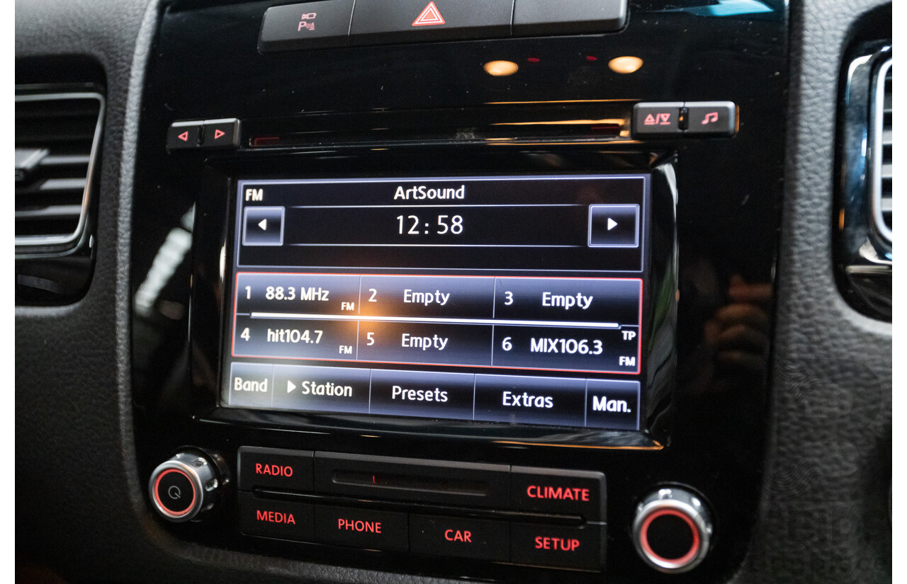 06/2014 Volkswagen Touareg 150 TDI (AWD) 7P MY14 4D Wagon White Turbo Diesel 3.0L