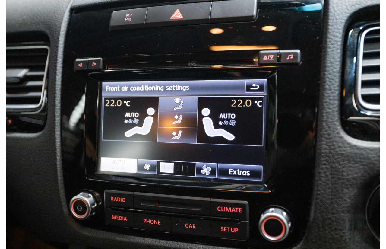 06/2014 Volkswagen Touareg 150 TDI (AWD) 7P MY14 4D Wagon White Turbo Diesel 3.0L