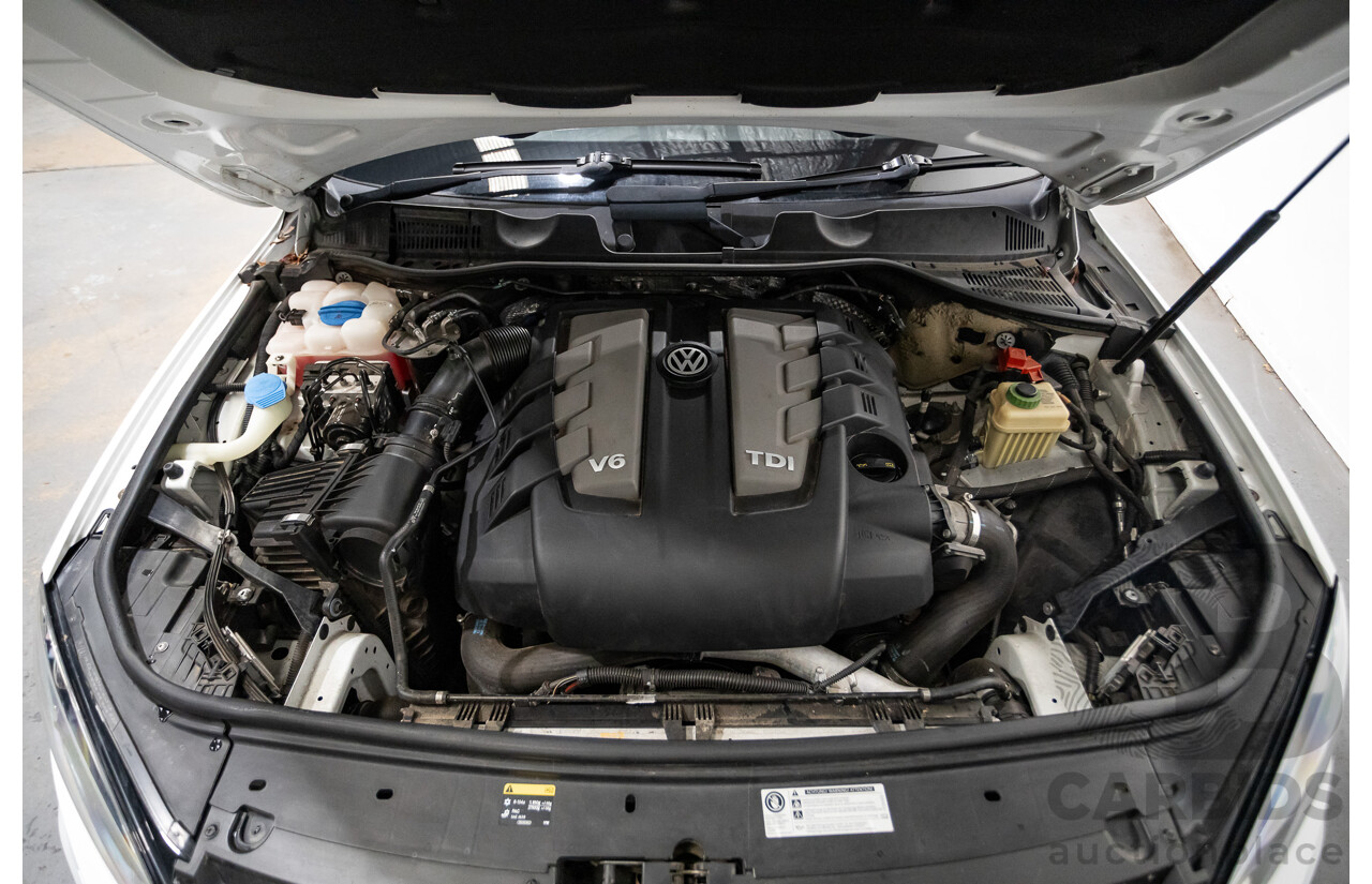 06/2014 Volkswagen Touareg 150 TDI (AWD) 7P MY14 4D Wagon White Turbo Diesel 3.0L