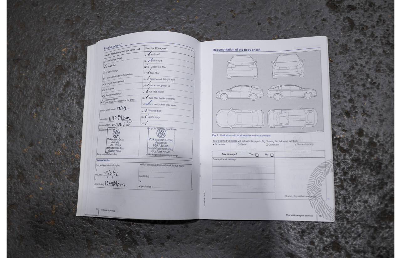 06/2014 Volkswagen Touareg 150 TDI (AWD) 7P MY14 4D Wagon White Turbo Diesel 3.0L