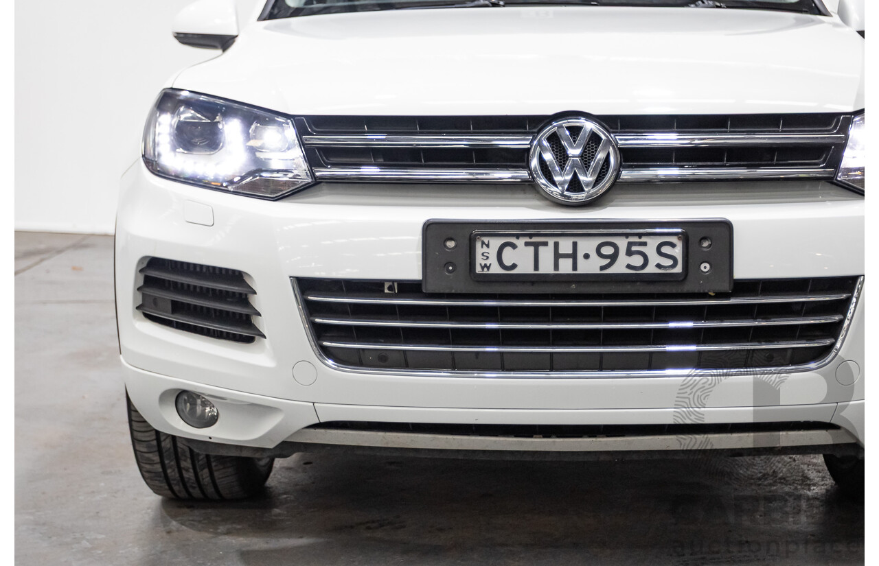 06/2014 Volkswagen Touareg 150 TDI (AWD) 7P MY14 4D Wagon White Turbo Diesel 3.0L