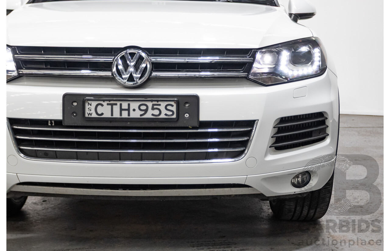 06/2014 Volkswagen Touareg 150 TDI (AWD) 7P MY14 4D Wagon White Turbo Diesel 3.0L