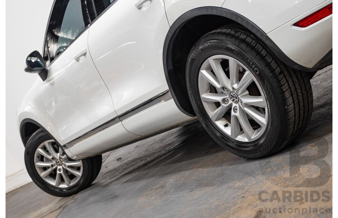 06/2014 Volkswagen Touareg 150 TDI (AWD) 7P MY14 4D Wagon White Turbo Diesel 3.0L