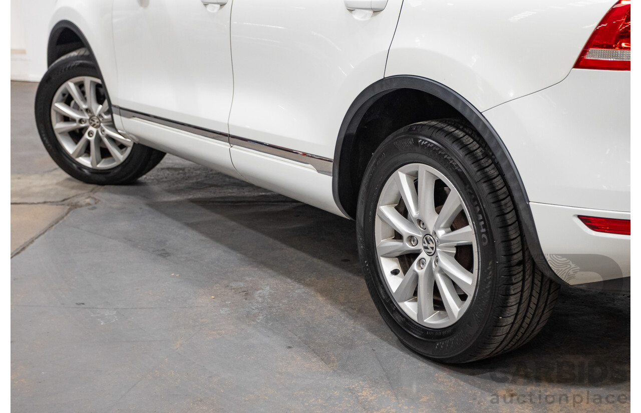 06/2014 Volkswagen Touareg 150 TDI (AWD) 7P MY14 4D Wagon White Turbo Diesel 3.0L