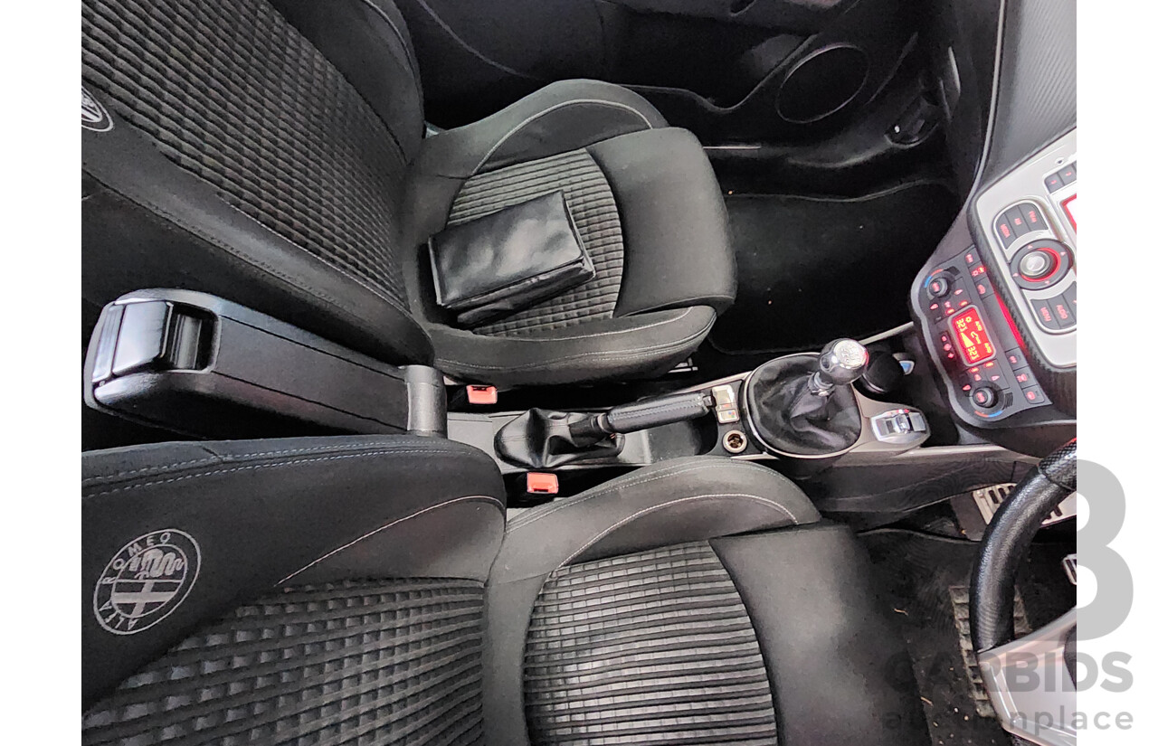 3/2010 Alfa Romeo Mito Sport  3d Hatchback Black 1.4L