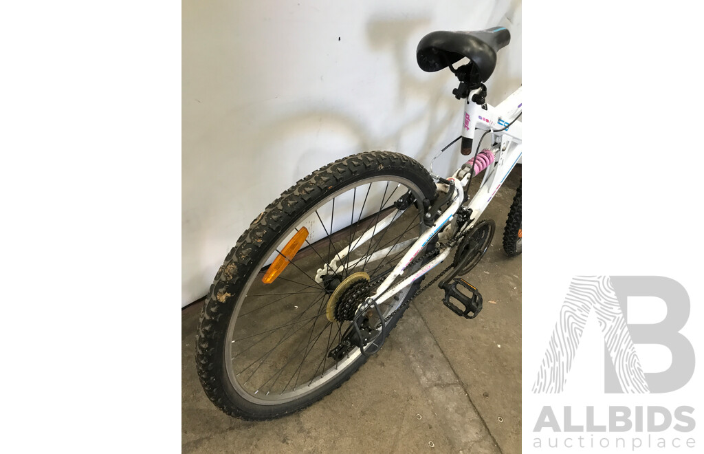 Hyper Steed 66 18 Speed Mountain Bike