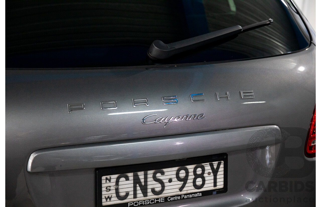 9/2013 Porsche Cayenne Diesel Series 2 MY14 4d Wagon Meteor Grey Metallic Turbo Diesel V6 3.0L