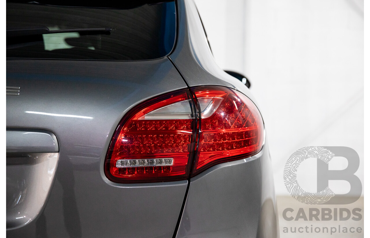 9/2013 Porsche Cayenne Diesel Series 2 MY14 4d Wagon Meteor Grey Metallic Turbo Diesel V6 3.0L