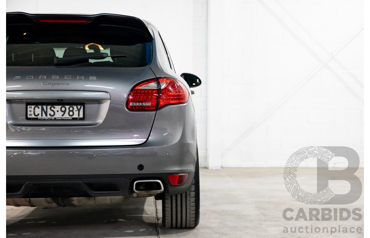 9/2013 Porsche Cayenne Diesel Series 2 MY14 4d Wagon Meteor Grey Metallic Turbo Diesel V6 3.0L