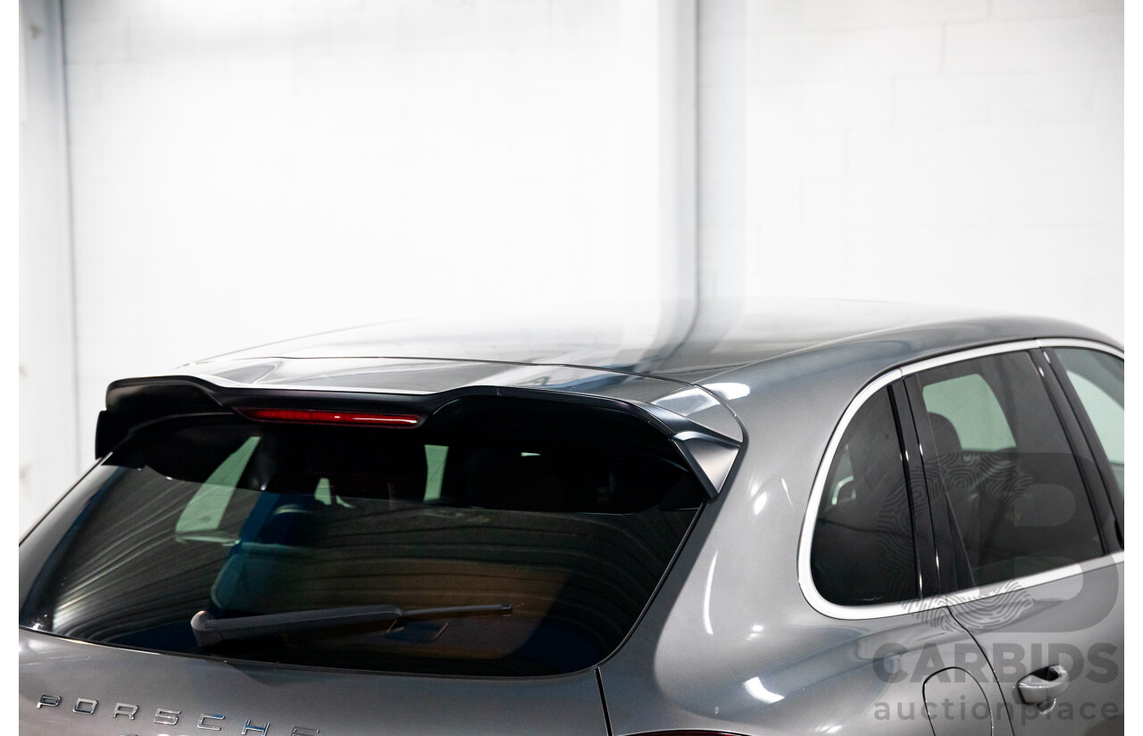 9/2013 Porsche Cayenne Diesel Series 2 MY14 4d Wagon Meteor Grey Metallic Turbo Diesel V6 3.0L
