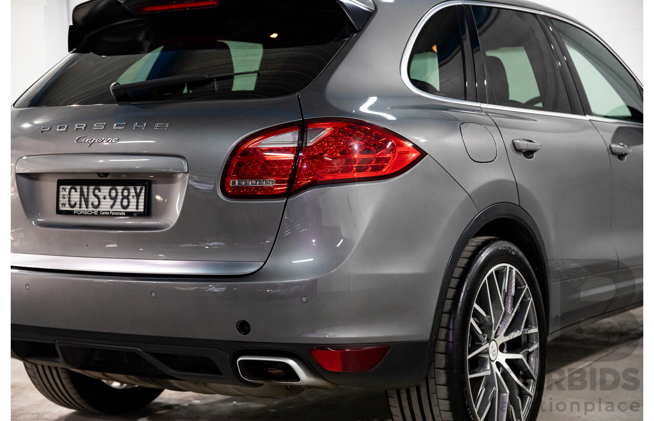 9/2013 Porsche Cayenne Diesel Series 2 MY14 4d Wagon Meteor Grey Metallic Turbo Diesel V6 3.0L