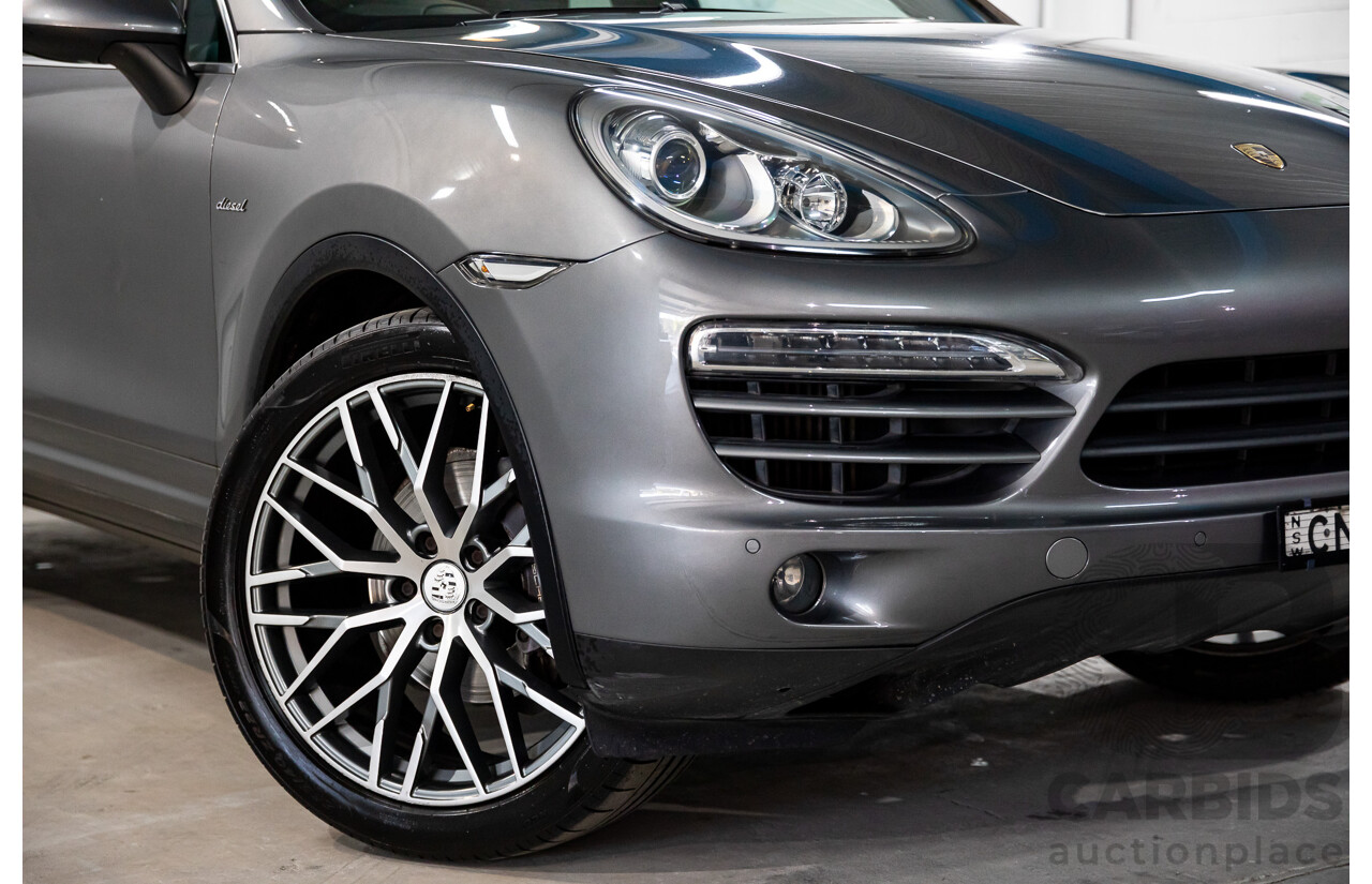 9/2013 Porsche Cayenne Diesel Series 2 MY14 4d Wagon Meteor Grey Metallic Turbo Diesel V6 3.0L