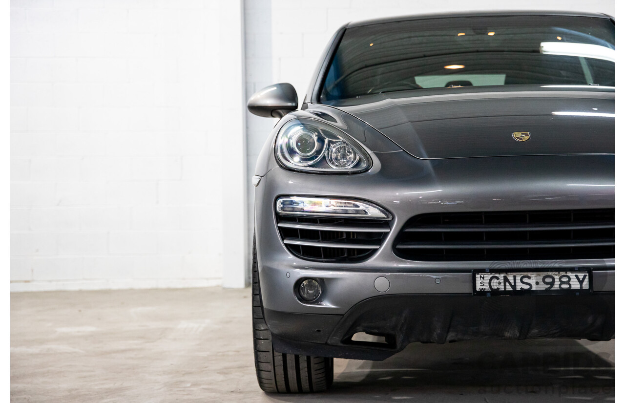 9/2013 Porsche Cayenne Diesel Series 2 MY14 4d Wagon Meteor Grey Metallic Turbo Diesel V6 3.0L