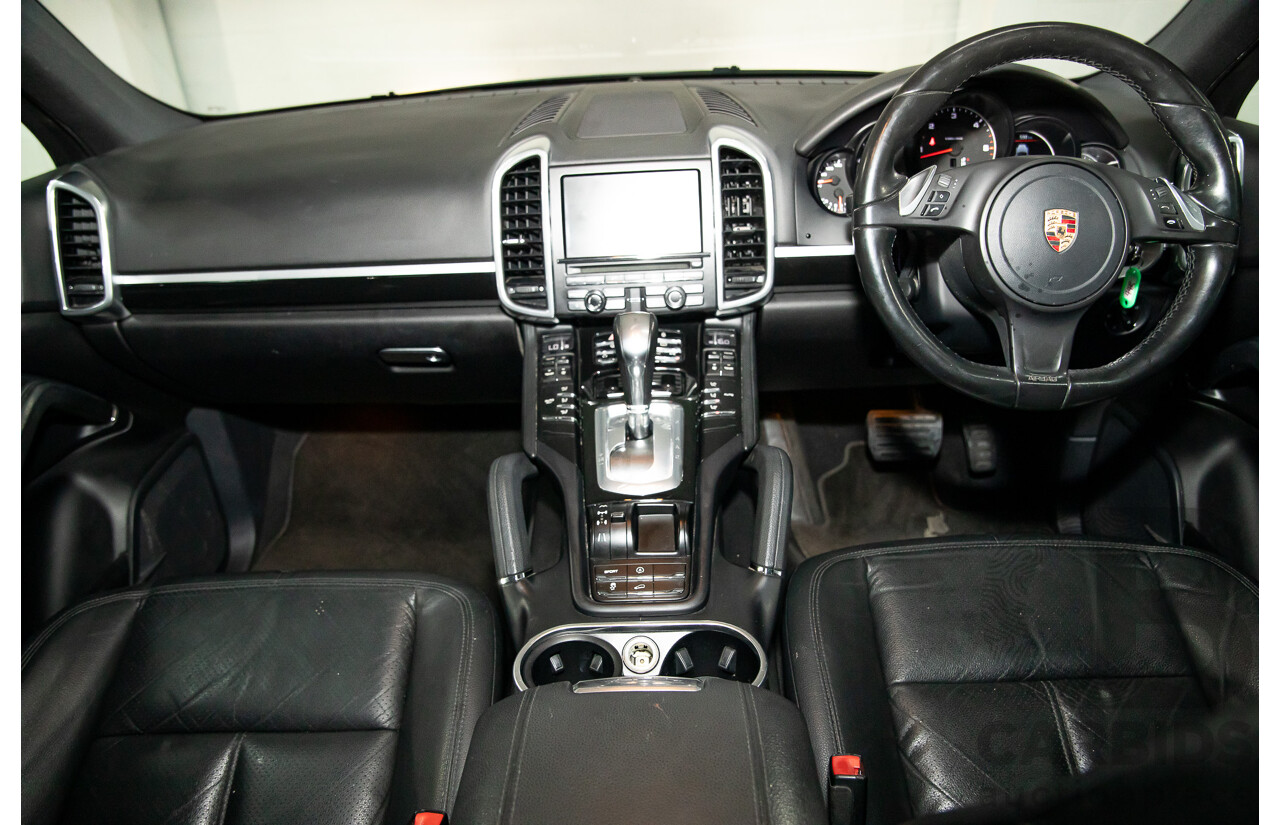 9/2013 Porsche Cayenne Diesel Series 2 MY14 4d Wagon Meteor Grey Metallic Turbo Diesel V6 3.0L