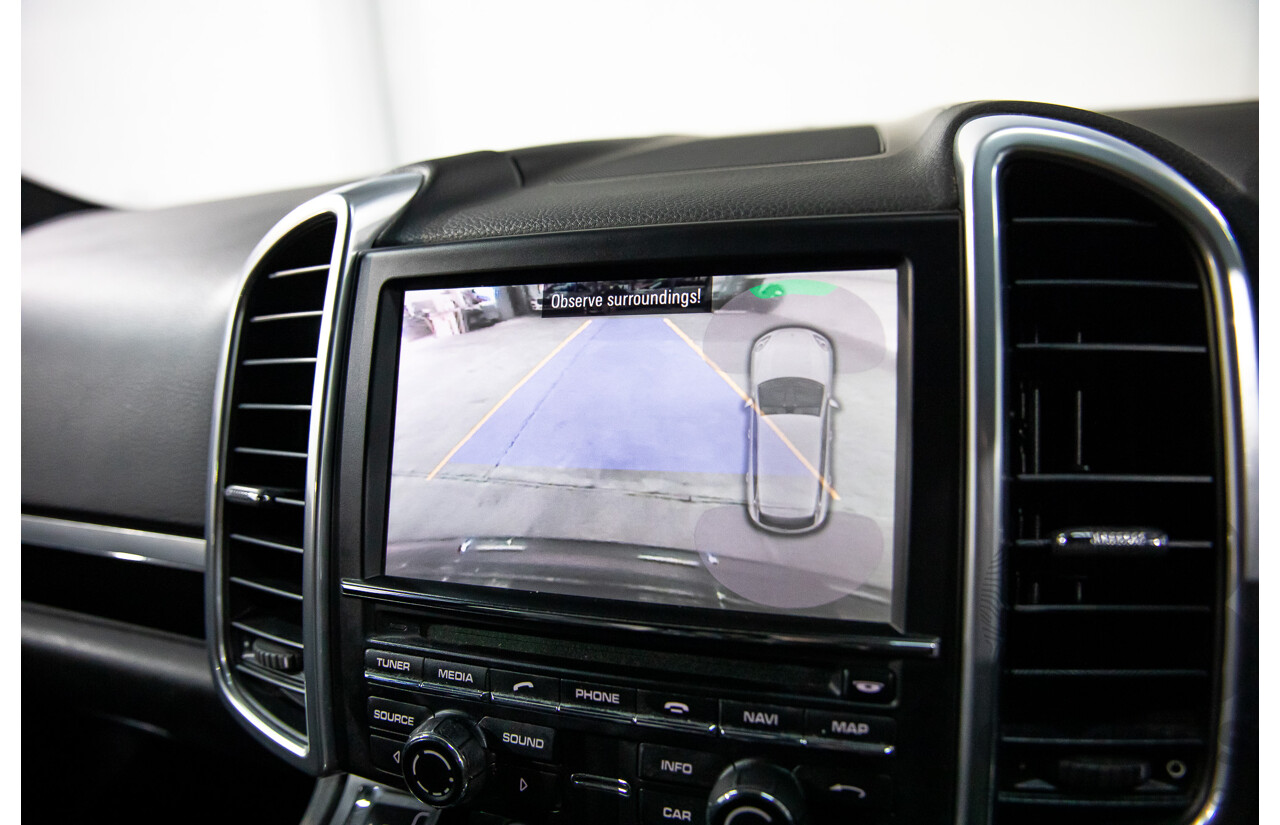 9/2013 Porsche Cayenne Diesel Series 2 MY14 4d Wagon Meteor Grey Metallic Turbo Diesel V6 3.0L