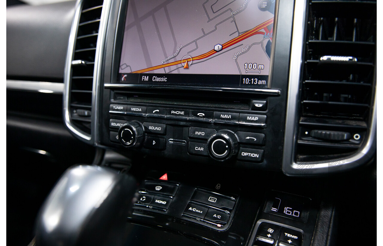 9/2013 Porsche Cayenne Diesel Series 2 MY14 4d Wagon Meteor Grey Metallic Turbo Diesel V6 3.0L