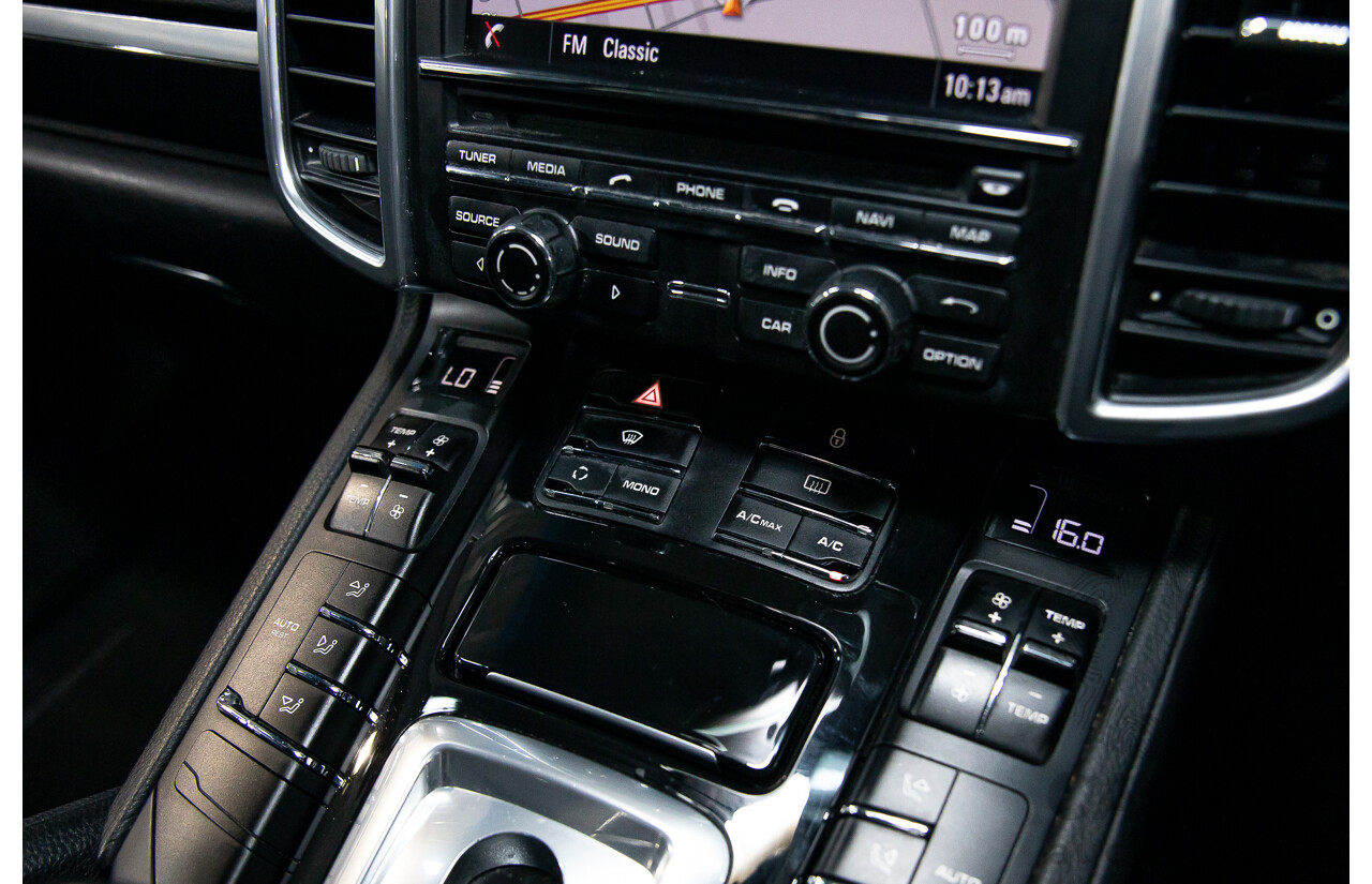 9/2013 Porsche Cayenne Diesel Series 2 MY14 4d Wagon Meteor Grey Metallic Turbo Diesel V6 3.0L