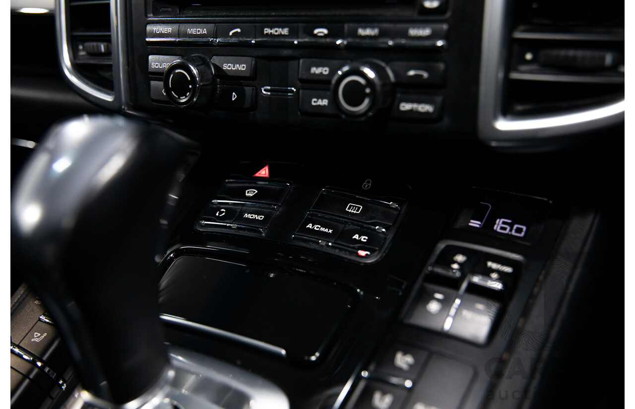 9/2013 Porsche Cayenne Diesel Series 2 MY14 4d Wagon Meteor Grey Metallic Turbo Diesel V6 3.0L