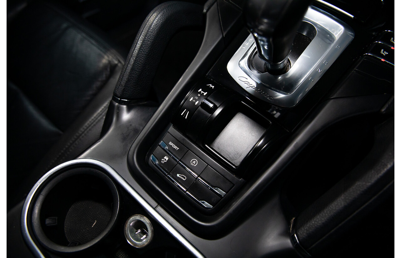 9/2013 Porsche Cayenne Diesel Series 2 MY14 4d Wagon Meteor Grey Metallic Turbo Diesel V6 3.0L