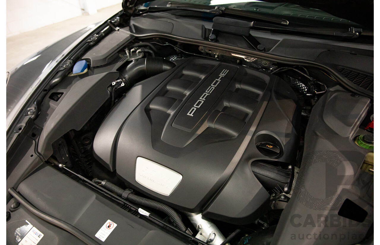 9/2013 Porsche Cayenne Diesel Series 2 MY14 4d Wagon Meteor Grey Metallic Turbo Diesel V6 3.0L