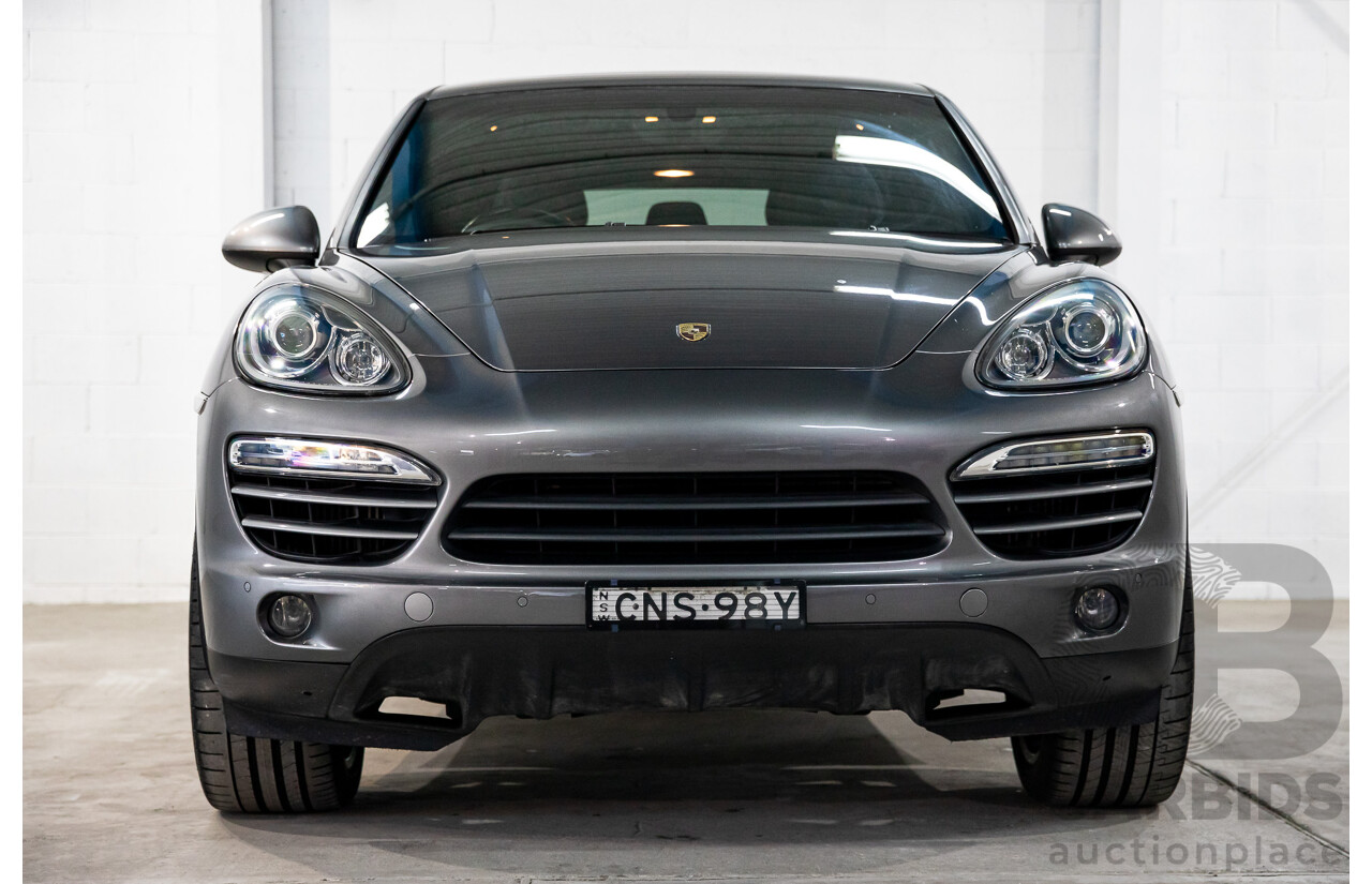 9/2013 Porsche Cayenne Diesel Series 2 MY14 4d Wagon Meteor Grey Metallic Turbo Diesel V6 3.0L