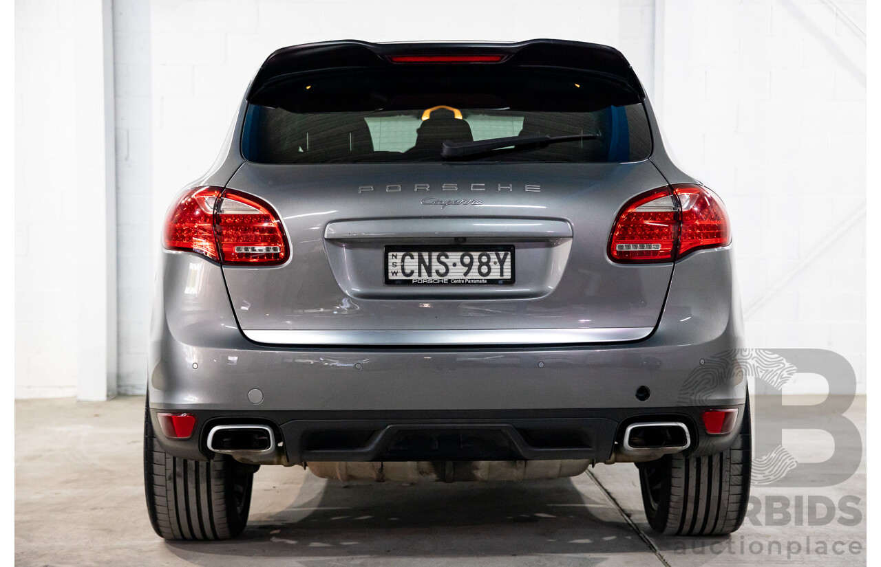 9/2013 Porsche Cayenne Diesel Series 2 MY14 4d Wagon Meteor Grey Metallic Turbo Diesel V6 3.0L