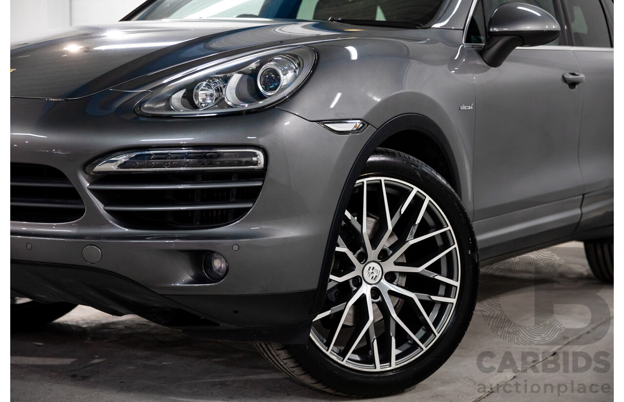 9/2013 Porsche Cayenne Diesel Series 2 MY14 4d Wagon Meteor Grey Metallic Turbo Diesel V6 3.0L