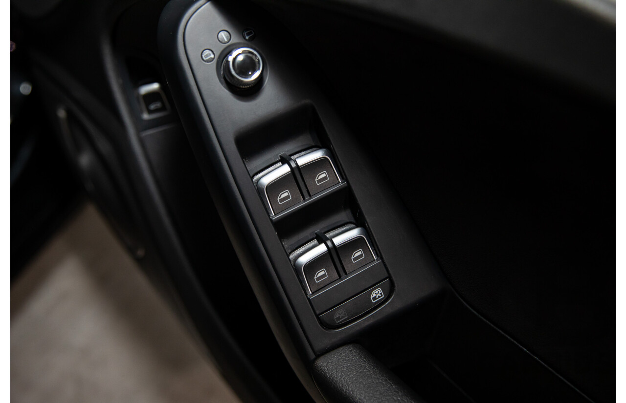 7/2015 Audi A4 2.0 TFSI Ambition Quattro B8 (8K) MY15 4d Sedan Mythos Black Metallic Turbo 2.0L