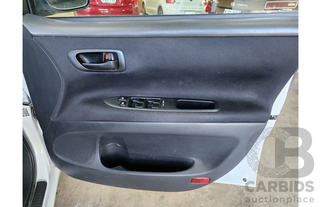 12/2008 Toyota Avensis Verso GLX ACM21R 4d Wagon White 2.4L