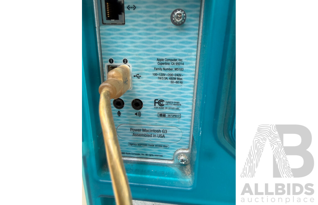 Apple Computer - Power Macintosh G3 Desktop + Apple 17Inch Studio Display (Not Working Possible Electrical Issue) + Genuine Mouse/Keyboard