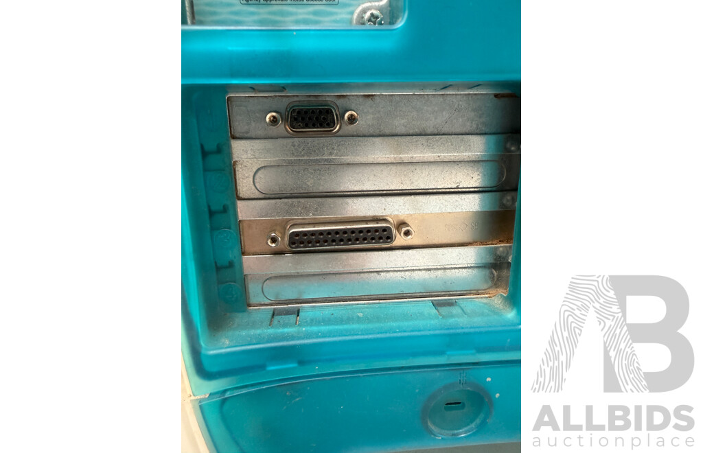 Apple Computer - Power Macintosh G3 Desktop + Apple 17Inch Studio Display (Not Working Possible Electrical Issue) + Genuine Mouse/Keyboard