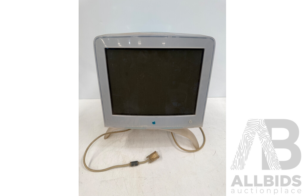 Apple Computer - Power Macintosh G3 Desktop + Apple 17Inch Studio Display (Not Working Possible Electrical Issue) + Genuine Mouse/Keyboard