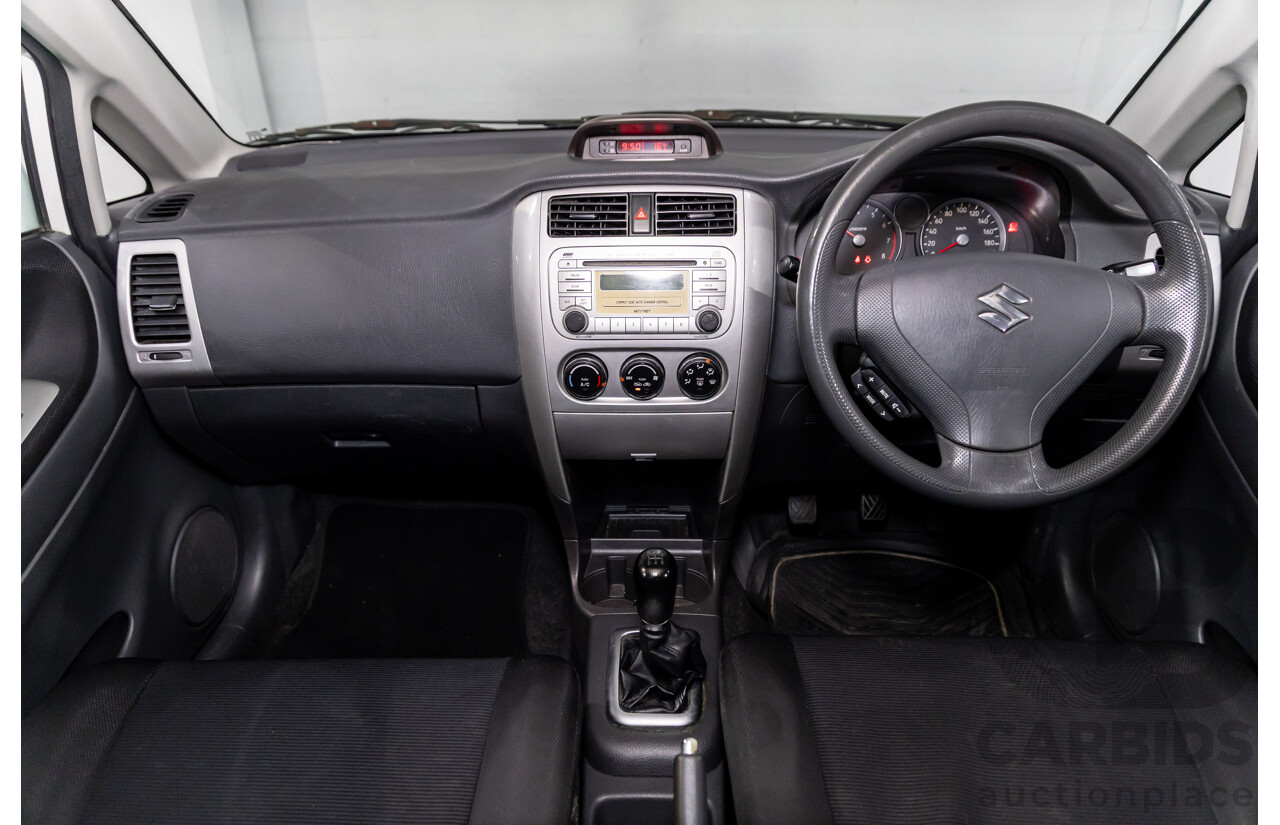10/2005 Suzuki Liana 4d Sedan Superior White 1.8L