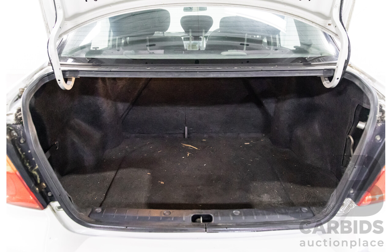 10/2005 Suzuki Liana 4d Sedan Superior White 1.8L