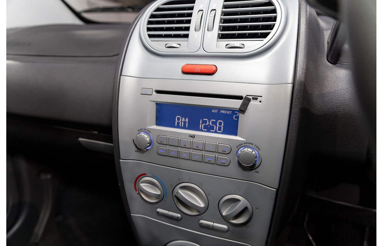 9/2013 Chery J1 S2X 5d Hatchback Sunpin Red Metallic 1.3L